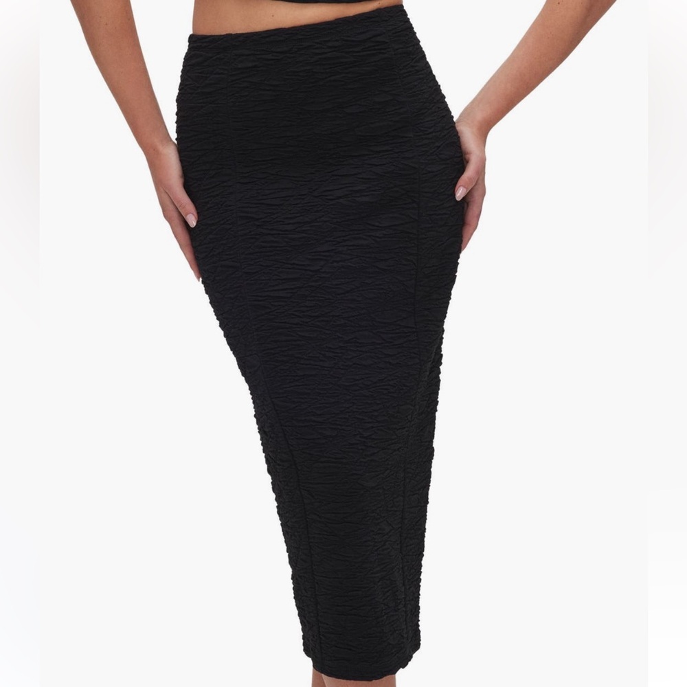 NEW Good American Textured Midi Skirt - Picture 2 of 7